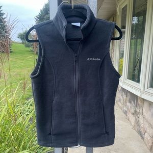Columbia Black Vest Size M